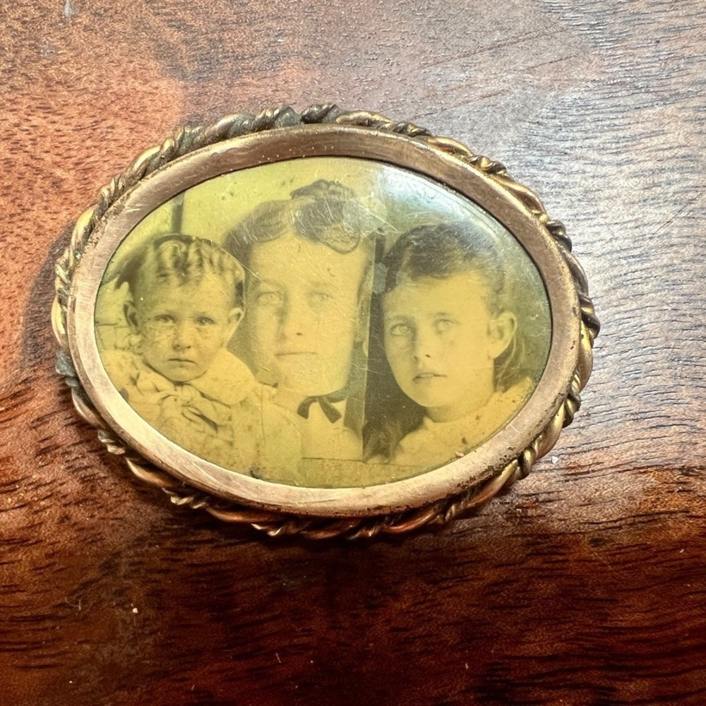 Antique Victorian Photo Brooch Oval Portrait of Children